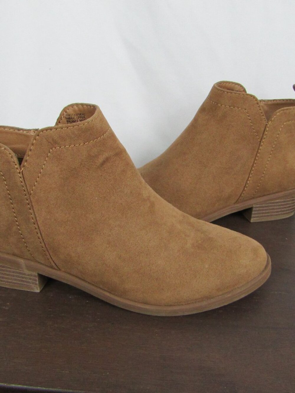 Time and Tru Women's Faux Suede Ankle Boots | 7.5 - Picture 3 of 7